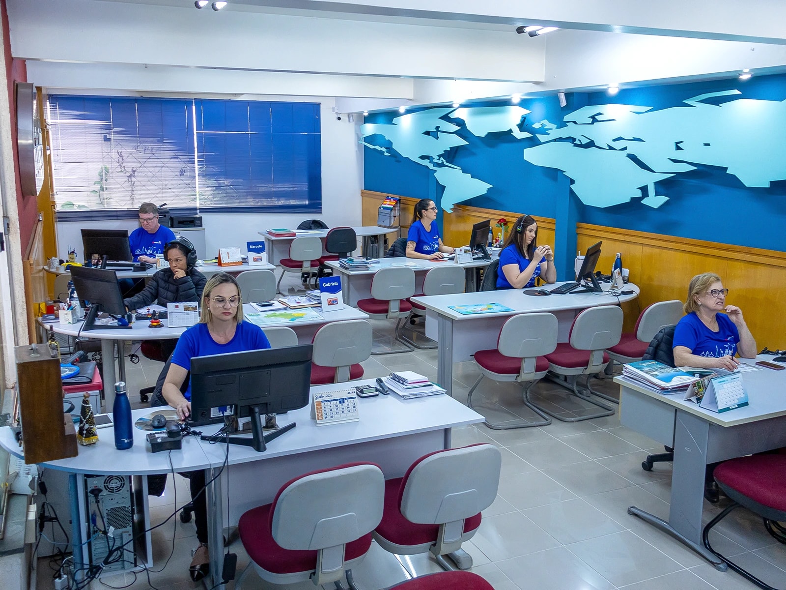 Equipe Nena Viagens — planejamento de pacotes aéreos
